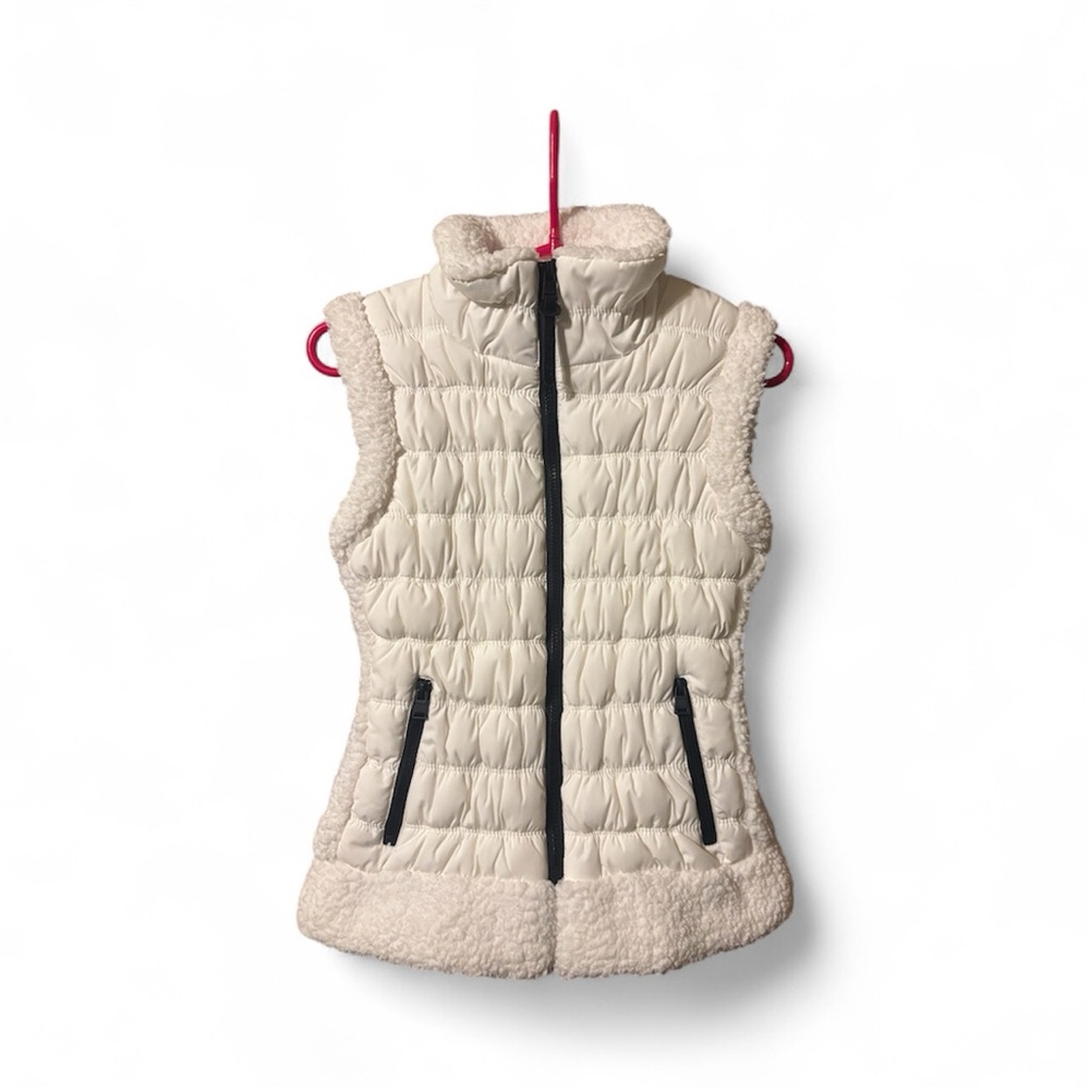Calvin Klein Performance Quilted Vest
Size: Small